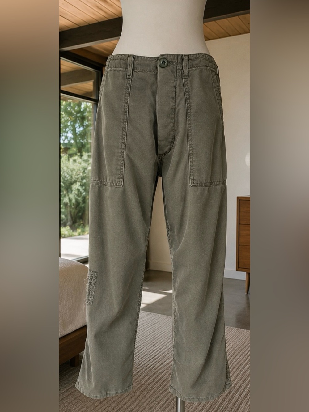 THE GREAT. 100% Cotton Utility Cargo Pants Olive Green Size 26 Made in USA